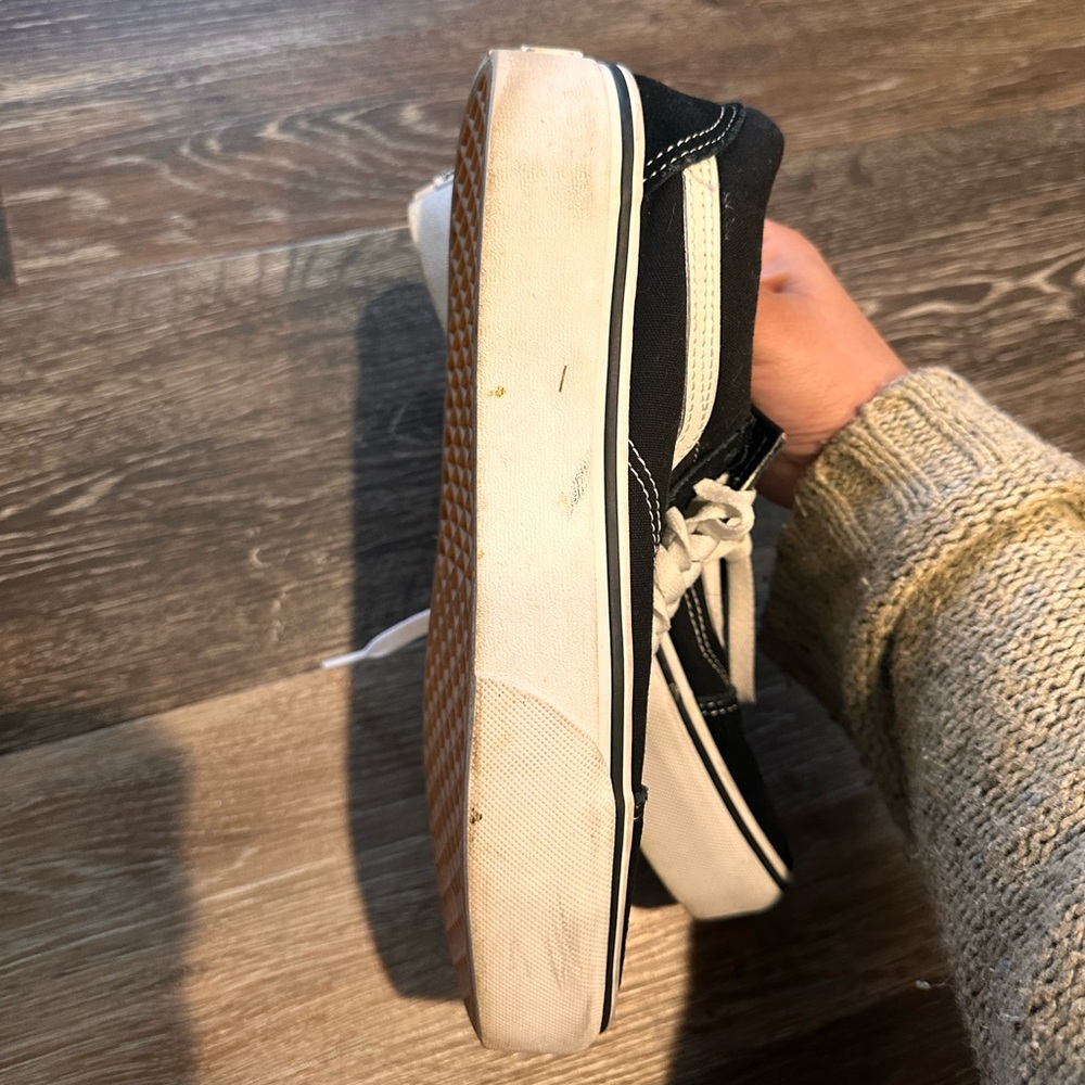Vans - Picture 4 of 7
